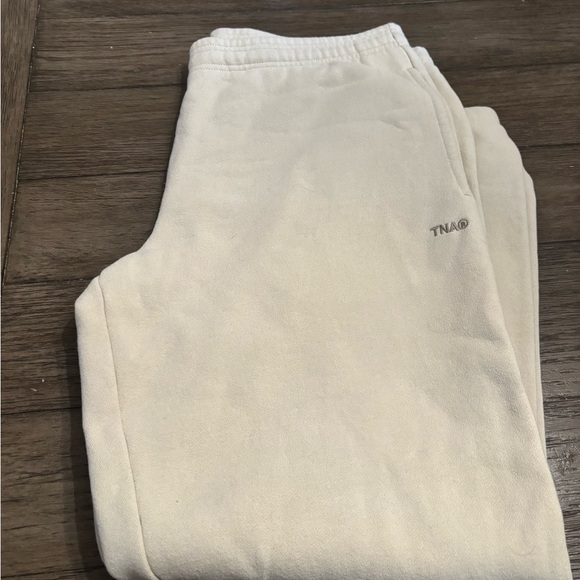 TNA aritzia Large sweatpants tan - Picture 2 of 3